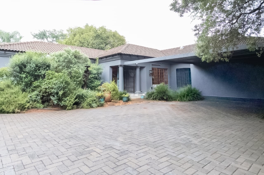 3 Bedroom Property for Sale in Safari Gardens North West